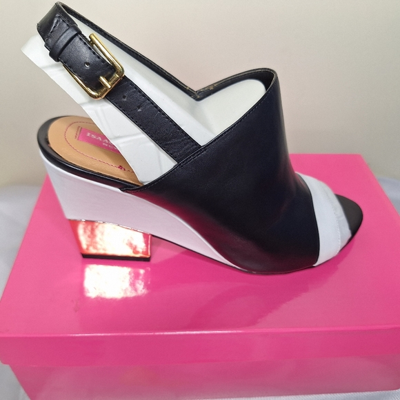 NWB Isaac Mizrahi The Bolt black and white leather sling back wedges size 9M. - Picture 2 of 8